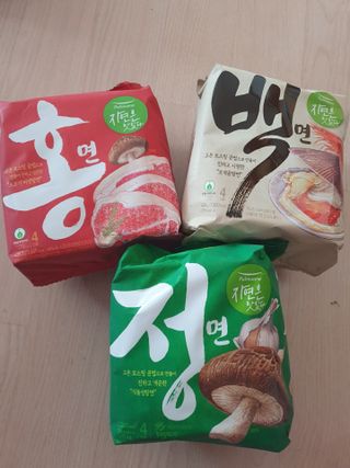 [풀무원] 자연은맛있다 정면, 백면, 홍면  세트 — 5점을 준 리뷰어가 2021년 4월 올린 사용 사진