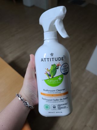 에티튜드 천연 욕실 클리너 시트러스제스트 향 (800ml) — 5점을 준 리뷰어가 2022년 9월 올린 사용 사진