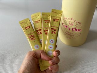 페페로니 잘 먹는 캣츄 - 무항생제 닭고기 24개입 — 5점을 준 리뷰어가 2021년 7월 올린 사용 사진