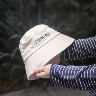 [스테이피플] STAYPEOPLE BUCKET HAT (IVORY) — 5점을 준 리뷰어가 2022년 9월 올린 사용 사진