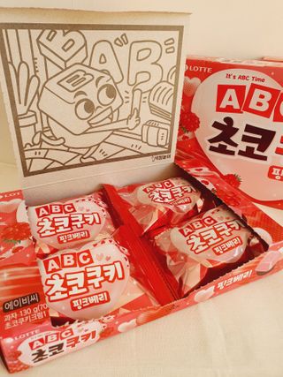 롯데제과 ABC초코쿠키 핑크베리 — 5점을 준 리뷰어가 2021년 2월 올린 사용 사진