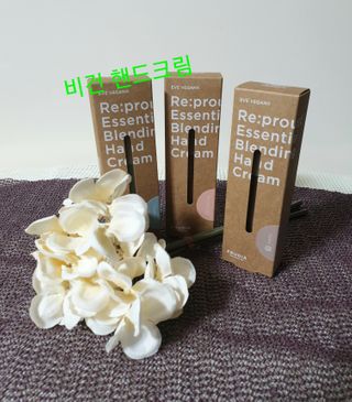 [후르디아] 끈적임 없는 착한성분 비건  핸드크림 3종 — 5점을 준 리뷰어가 2021년 1월 올린 사용 사진