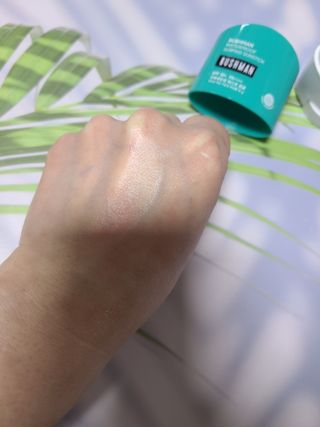 부쉬맨 워터프루프 서핑 선스틱 16g SPF50+ PA++++ — 5점을 준 리뷰어가 2023년 4월 올린 사용 사진