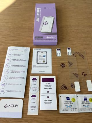 아클리브 Premium 항균 항바이러스 액정 보호필름(iPhone) — 4점을 준 리뷰어가 2022년 10월 올린 사용 사진