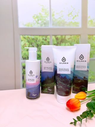 오일아리아 뉴트리 모이스처라이징 세사미 씨드 오일로션 & 데일리 디톡스 세사미 그라운즈 바디스크럽 — 5점을 준 리뷰어가 2023년 6월 올린 사용 사진