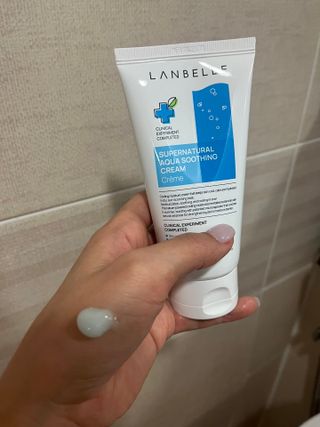 랑벨 수퍼내츄럴 아쿠아 수딩 크림 100ml — 5점을 준 리뷰어가 2022년 4월 올린 사용 사진
