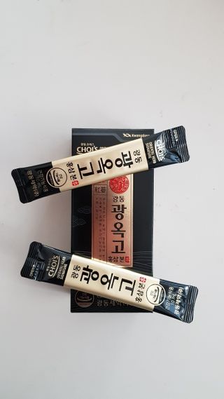 [광동제약] 광동 광옥고 홍삼 본 30포+쇼핑백 증정 — 5점을 준 리뷰어가 2021년 12월 올린 사용 사진