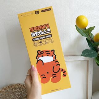 [숨그림]  덴탈마스크 짱구 우리아이 그리고 내가 쓰는 믿을수있는 케릭터 마스크  16종 — 4.5점을 준 리뷰어가 2021년 10월 올린 사용 사진