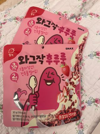스낵스 와그작후루룩 3종_카카오2봉+아몬드2봉+딸기2봉 (총 6봉) — 5점을 준 리뷰어가 2024년 2월 올린 사용 사진
