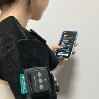 미라클헬스케어 부위별 EMS 저주파 마사지기 5종 — 4.5점을 준 리뷰어가 2023년 3월 올린 사용 사진