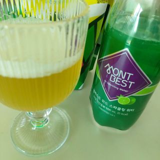 몽베스트 Montbest with Sparkling water Lime20병 — 5점을 준 리뷰어가 2023년 2월 올린 사용 사진