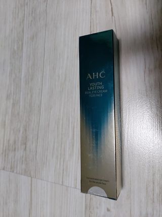 [NEW 탄력유턴 아이크림] AHC 유스 래스팅 리얼 아이크림 포 페이스 — 5점을 준 리뷰어가 2021년 2월 올린 사용 사진