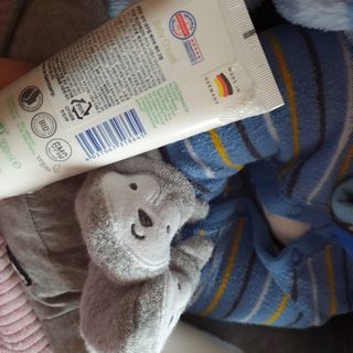 mom e 맘이 내추럴 베이비 케어 크림+바디오일 — 5점을 준 리뷰어가 2021년 1월 올린 사용 사진