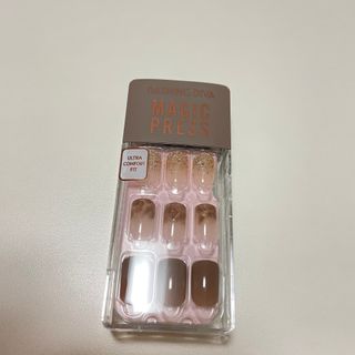 데싱디바 매직프레스 레귤러 스퀘어_6종 중 택 1 — 5점을 준 리뷰어가 2021년 9월 올린 사용 사진