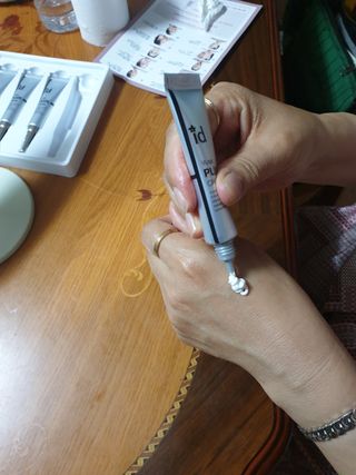 아이디플라코스메틱 아이디 브이로직 플러스 크림 15ml X 4EA — 5점을 준 리뷰어가 2022년 5월 올린 사용 사진