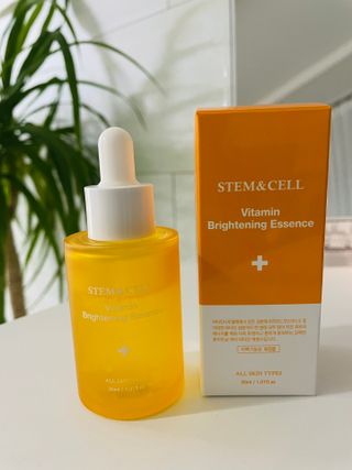 체르엠 스템앤셀 비타민 브라이트닝 에센스 30ml 1개 — 5점을 준 리뷰어가 2021년 12월 올린 사용 사진