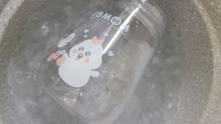 유비맘 트라이탄 코니빨대컵_컬러 랜덤 발송 — 5점을 준 리뷰어가 2021년 3월 올린 사용 사진