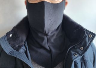 [AVAVE] 어베이브 올인원히트 스포츠 골프 방한 넥워머 마스크 — 5점을 준 리뷰어가 2024년 1월 올린 사용 사진