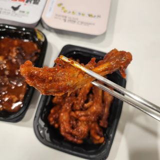 [닭집아들] 직화마라국물닭발 & 직화통뼈닭발 — 3.5점을 준 리뷰어가 2024년 3월 올린 사용 사진