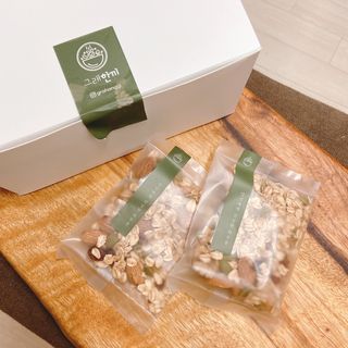 [그래한끼] 무설탕/저당 시리얼타입 수제그래놀라 (40gX10개) — 3점을 준 리뷰어가 2022년 7월 올린 사용 사진