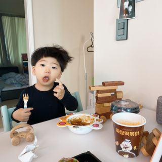 유비쿡 컵떡볶이 매운컵떡볶이2개/ 짜장컵떡볶이 2개  총 4개세트 — 5점을 준 리뷰어가 2021년 4월 올린 사용 사진