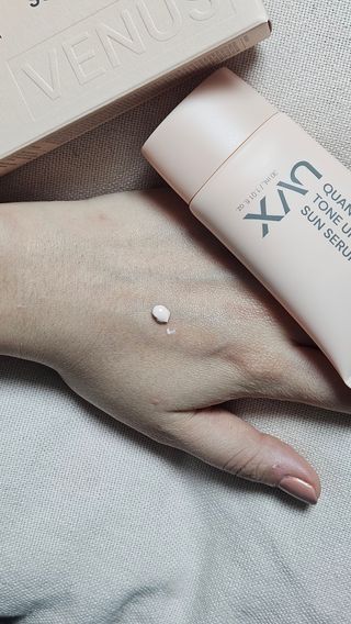 UVX 퀀텀 비너스 맑은 톤업 선세럼 — 5점을 준 리뷰어가 2024년 2월 올린 사용 사진
