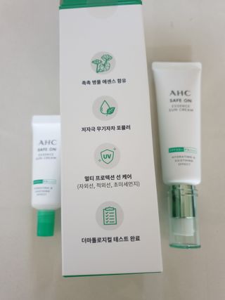 [AHC] 세이프온 에센스 선크림 올리브영 스페셜 증정 기획세트 — 5점을 준 리뷰어가 2022년 6월 올린 사용 사진