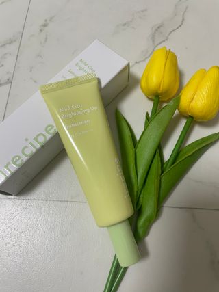 아이레시피 마일드시카 브라이트닝 업 선스크린 SPF50+ PA++++ — 5점을 준 리뷰어가 2023년 6월 올린 사용 사진