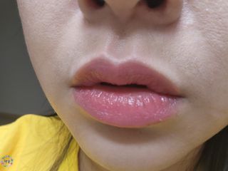 [후르디아] 올리브영 꿀과즙 립밤 2종 (블루베리/석류) — 4점을 준 리뷰어가 2022년 10월 올린 사용 사진