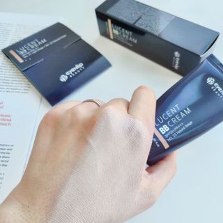 아이앤립 / EYENLIP 아이앤립 루센트 비비크림 2 Color — 5점을 준 리뷰어가 2021년 7월 올린 사용 사진