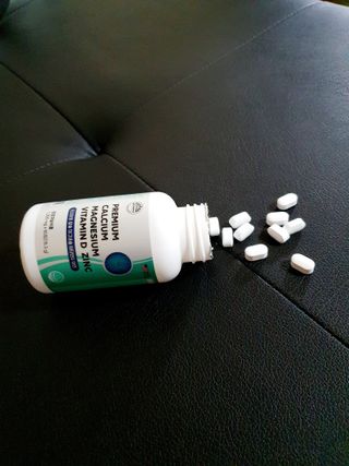 서울약사신협 네이처픽_칼슘마그네슘비타민D_1,305mg x 120캡슐 — 5점을 준 리뷰어가 2021년 9월 올린 사용 사진