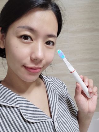 트로마츠 심플 미세전류 칫솔 — 5점을 준 리뷰어가 2022년 5월 올린 사용 사진