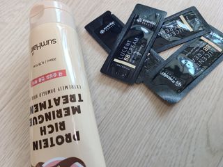 썸헤어 / SUMHAIR 썸헤어 프로틴 리치 머랭 트리트먼트 극손상모 전용 케어 — 3점을 준 리뷰어가 2021년 5월 올린 사용 사진