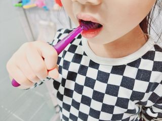 치과에서 쓰는 치약 _ 라벨제로 저불소 꼬마, 키즈, 유아, 베이비, 주니어 안전한 어린이치약 — 5점을 준 리뷰어가 2023년 3월 올린 사용 사진