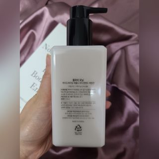 줄라이 모닝 _ JULY MORNING 줄라이모닝 하이드레이팅 퍼퓸드 바디앤핸드 에멀젼 — 5점을 준 리뷰어가 2021년 9월 올린 사용 사진