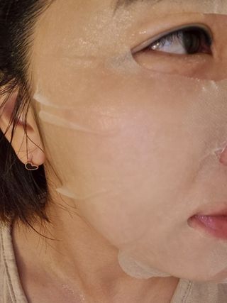 체르엠 그린 케비어 더블워터 마스크팩 5매입  2팩 — 5점을 준 리뷰어가 2021년 11월 올린 사용 사진