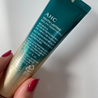 [NEW 탄력유턴 아이크림] AHC 유스 래스팅 리얼 아이크림 포 페이스 — 4.5점을 준 리뷰어가 2021년 1월 올린 사용 사진