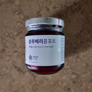 요그앤오트 그릭요거트 24 150g +  그릭요거트 48 150g + 블루베리 콤포트 — 5점을 준 리뷰어가 2022년 6월 올린 사용 사진
