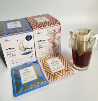 (주)쟈뎅 쟈뎅 클래스 핸드 드립 커피 10P 2종_디카페인 1종+랜덤 플레이버 1종 — 4.5점을 준 리뷰어가 2021년 4월 올린 사용 사진