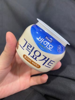 매일바이오 그릭요거트 오리지널 플레인 4개, 로스터리 커피믹스 4개 — 5점을 준 리뷰어가 2021년 12월 올린 사용 사진