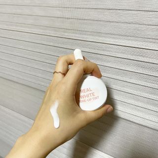 KISSY BAE 키시베이 키시베이 리얼화이트 톤업틴트 — 5점을 준 리뷰어가 2021년 8월 올린 사용 사진
