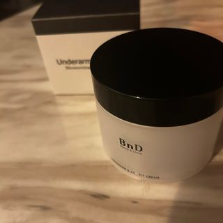 비엔디 2NOW[한글]]BnD 바디 미백 겨드랑이 크림 — 4.5점을 준 리뷰어가 2025년 1월 올린 사용 사진