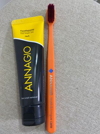 [지오클린] 안나지오 구취케어  기능성 치약 칫솔 세트 (칫솔 5 개+치약 100g 1 개 ) — 5점을 준 리뷰어가 2022년 7월 올린 사용 사진