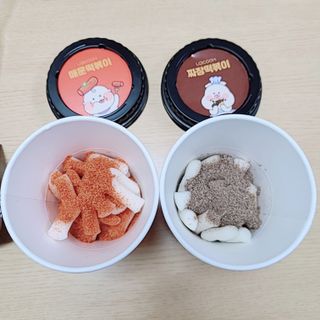 유비쿡 컵떡볶이 매운컵떡볶이2개/ 짜장컵떡볶이 2개  총 4개세트 — 5점을 준 리뷰어가 2021년 3월 올린 사용 사진