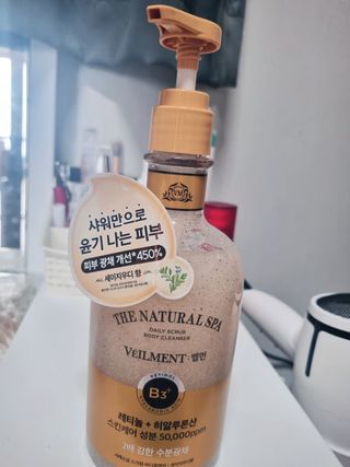 벨먼 내추럴스파 수분광채 스크럽 바디워시 600ml 5종 — 4점을 준 리뷰어가 2022년 5월 올린 사용 사진