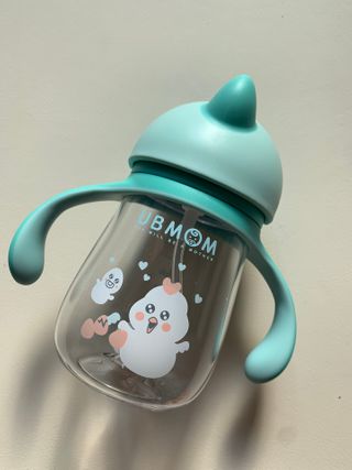 유비맘 트라이탄 코니빨대컵_컬러 랜덤 발송 — 5점을 준 리뷰어가 2020년 12월 올린 사용 사진