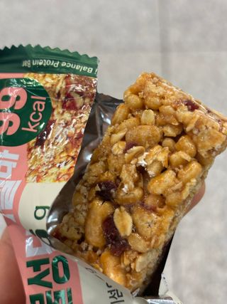 이지프로틴바 3종x각 2ea (고단백질바, 멀티단백질바, 식물성단백질바) — 5점을 준 리뷰어가 2024년 3월 올린 사용 사진