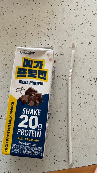 바디랩 프로틴음료 단백질쉐이크 메가프로틴 — 5점을 준 리뷰어가 2022년 5월 올린 사용 사진