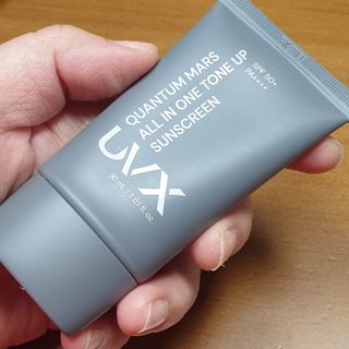 UVX 퀀텀 마스 올인원 톤업 선스크린 — 5점을 준 리뷰어가 2024년 3월 올린 사용 사진