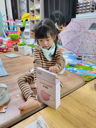 애니가드키즈 새부리형  소형L 5컬러 각 10매입 [크리미베이지, 코튼핑크, 블루레이크, 페일로즈, 민트그린] — 4점을 준 리뷰어가 2022년 2월 올린 사용 사진
